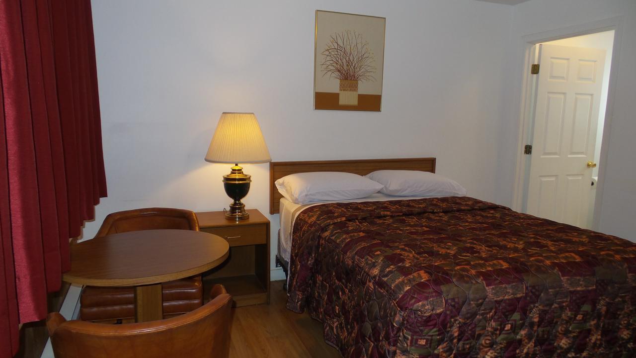 Golden Lion Motel Raymond Esterno foto